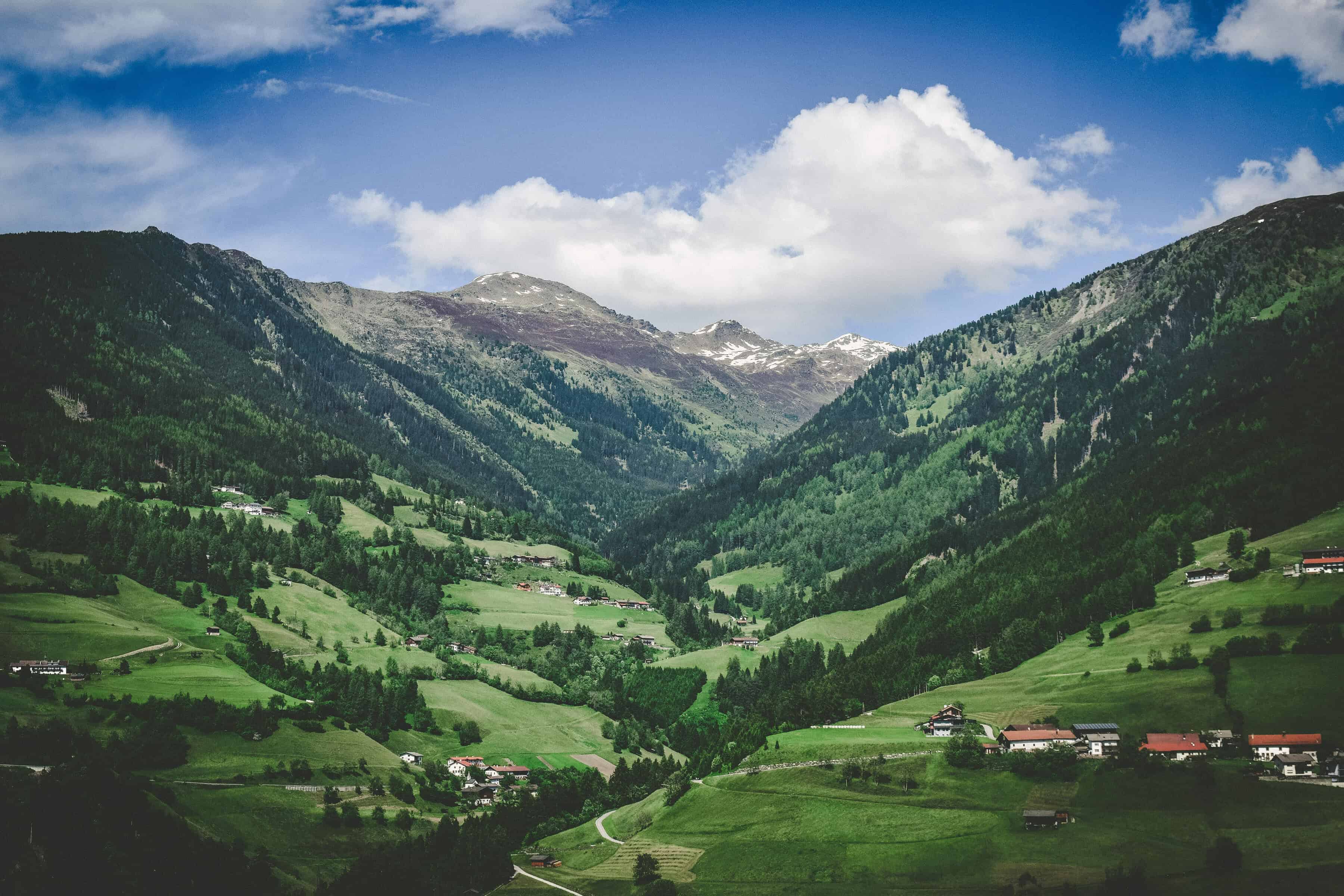 beautiful-green-pasture-with-mountains-with-blue-skies-and-mountains.jpg beautiful-green-pasture-with-mountains-with-blue-skies.jpg