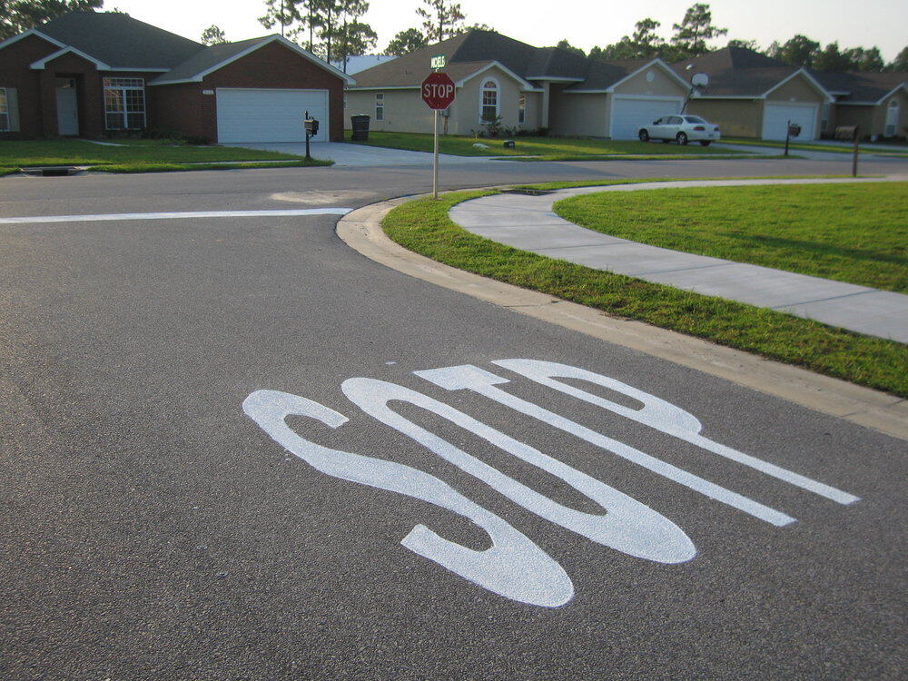 stop-sign-in-neighborhood-spelled-wrong stop-sign-in-neighborhood-spelled-wrong-"sotp"